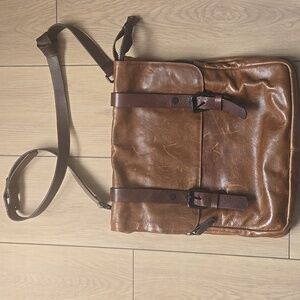 RUDSAK Laverne Mens Messenger Bag Leather